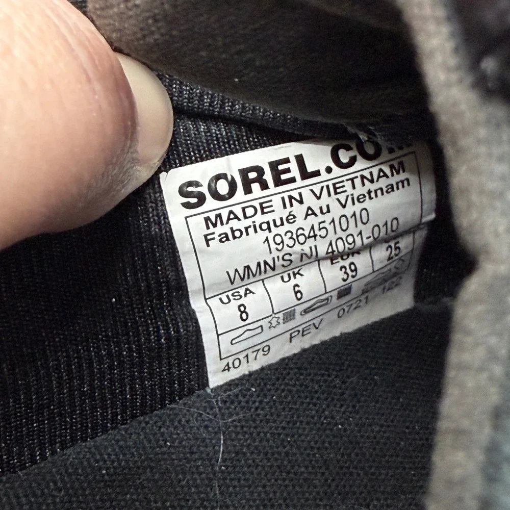 Sorel Out N About Plus Womens‎ 8 Low Waterproof Sneakers Black Suede Canvas